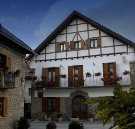 Hostal Casa Sario Jaurrieta Екстериор снимка